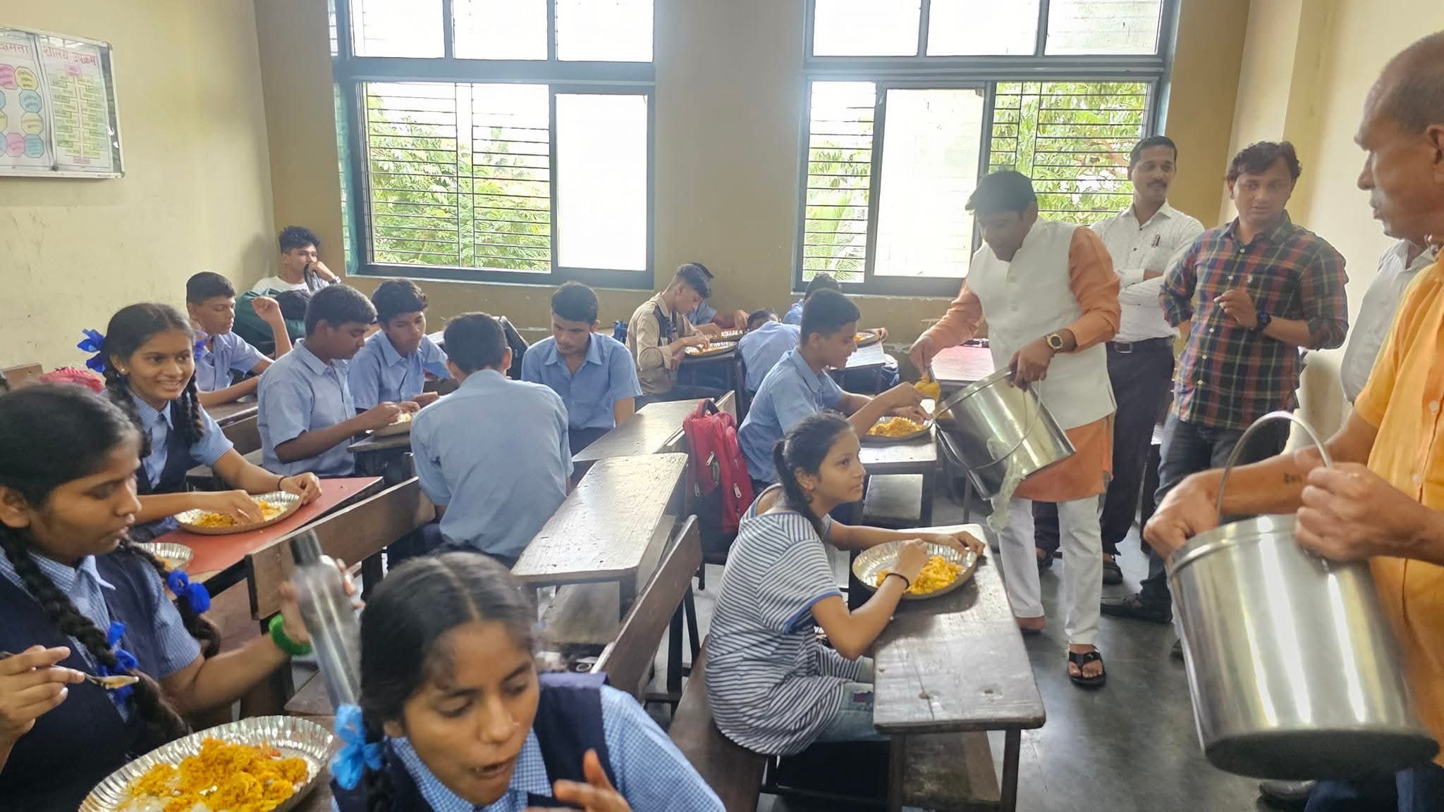 शालेय मदत